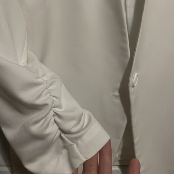 Dynamite size M rouched 3/4 sleeved blazer. Excellent used condition. - Picture 3 of 3